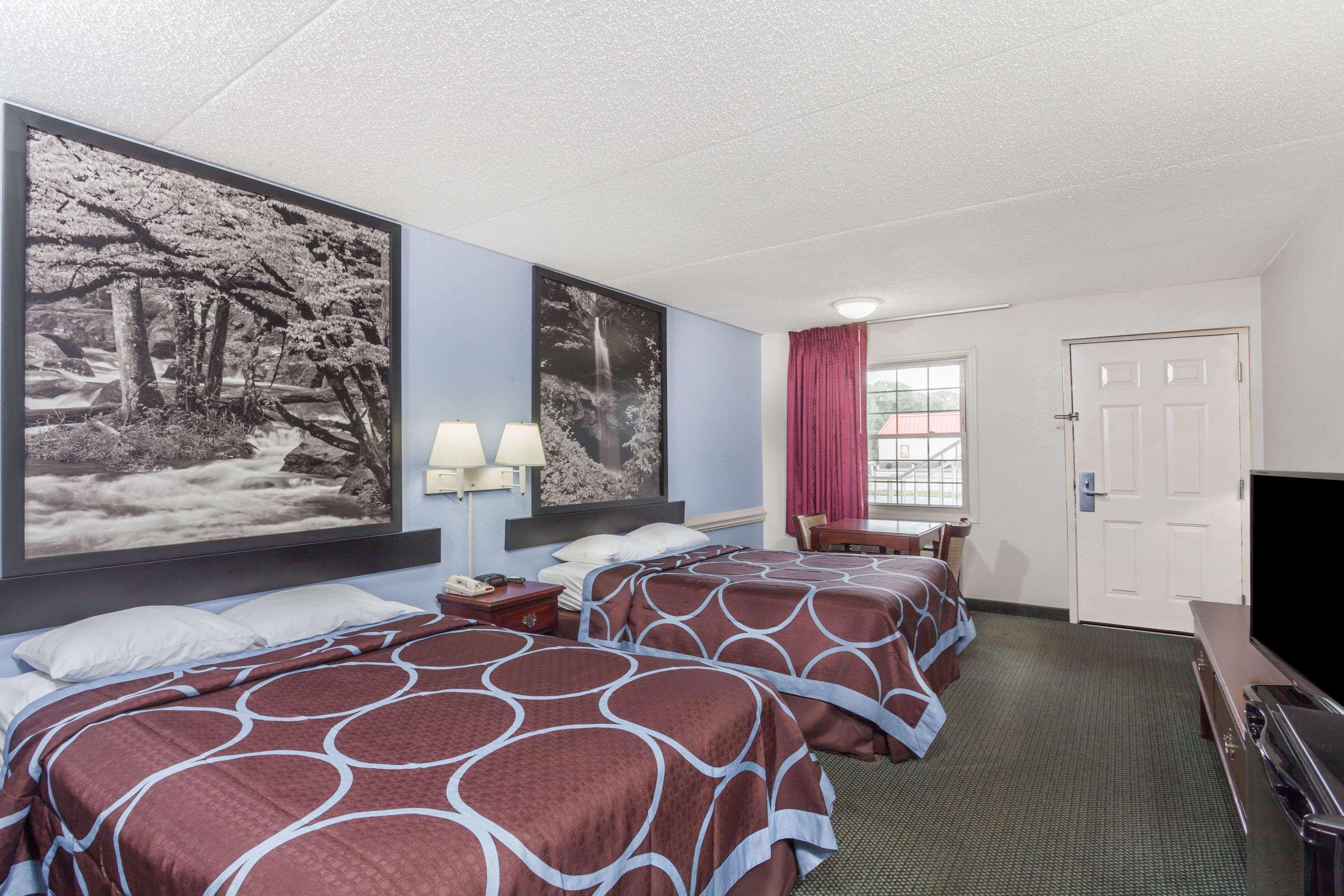 Super 8 By Wyndham Kingston Otel Dış mekan fotoğraf