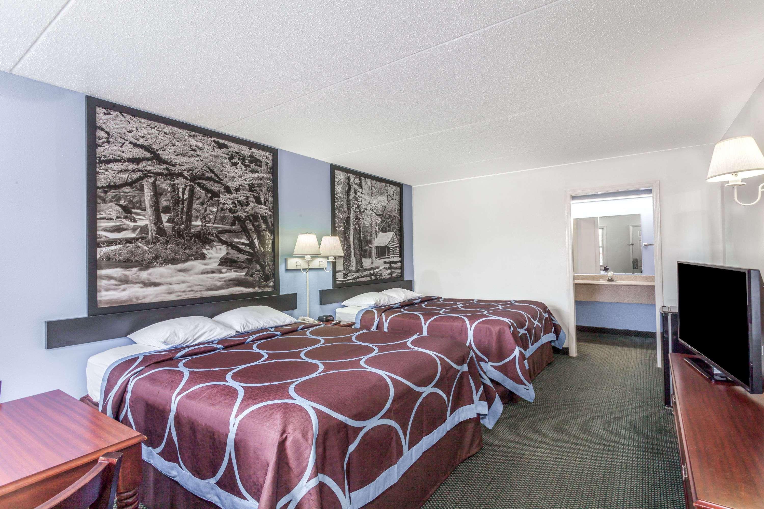 Super 8 By Wyndham Kingston Otel Dış mekan fotoğraf