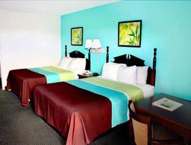 Super 8 By Wyndham Kingston Otel Dış mekan fotoğraf